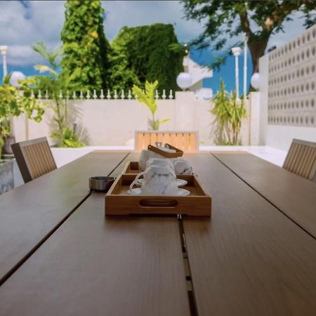Discovery Saipan Hotel Garapan Bagian luar foto