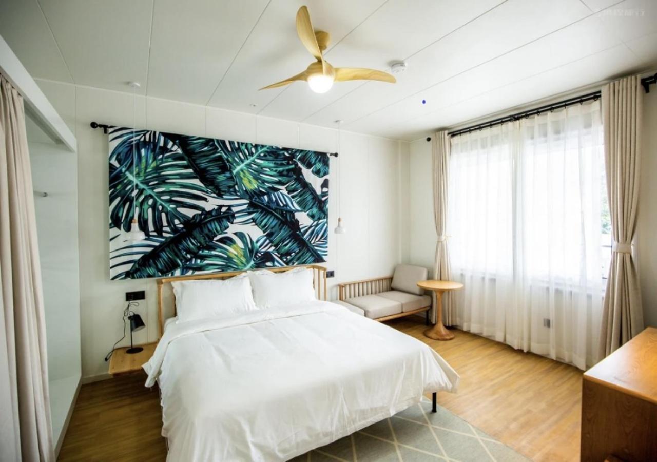 Discovery Saipan Hotel Garapan Bagian luar foto
